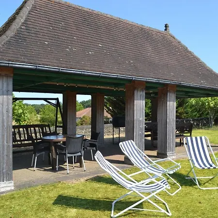 Holiday home 3 Bedroom Stunning In Val-de-louvre-et-caude *